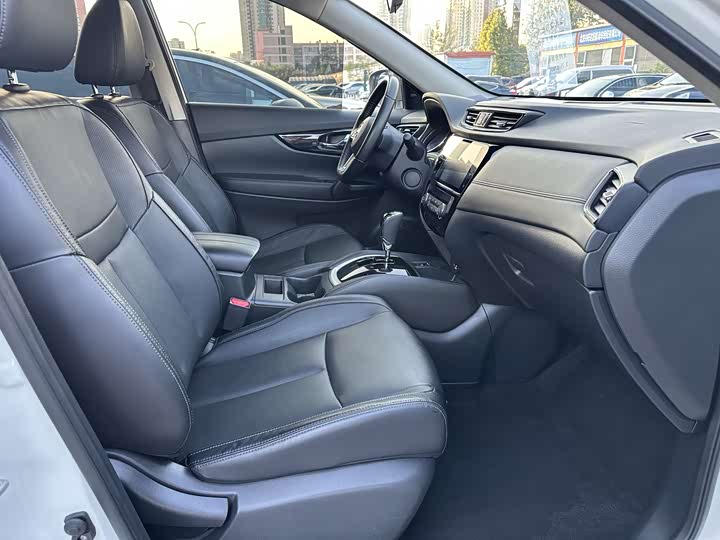 Фото 9 - Nissan X-Trail