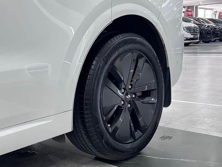 Фото 8 - LiXiang L6