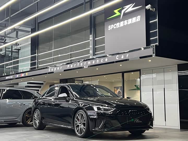 Фото 1 - Audi S4