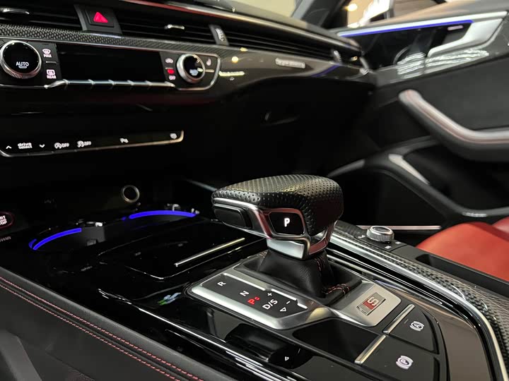 Фото 10 - Audi S4