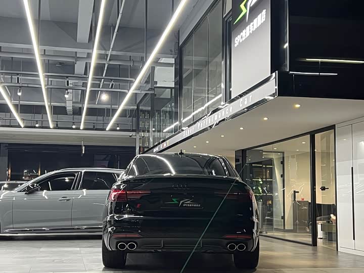 Фото 15 - Audi S4