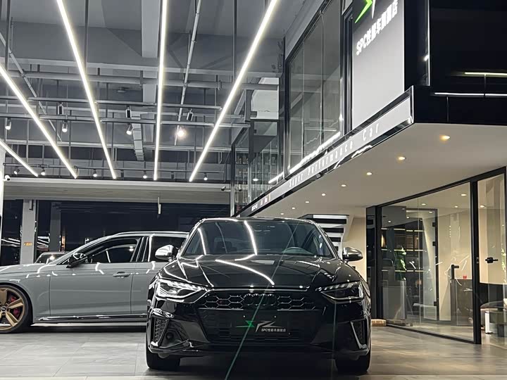 Фото 2 - Audi S4