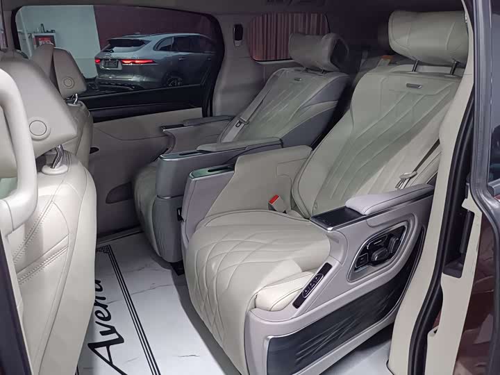 Фото 4 - Buick GL8 ES