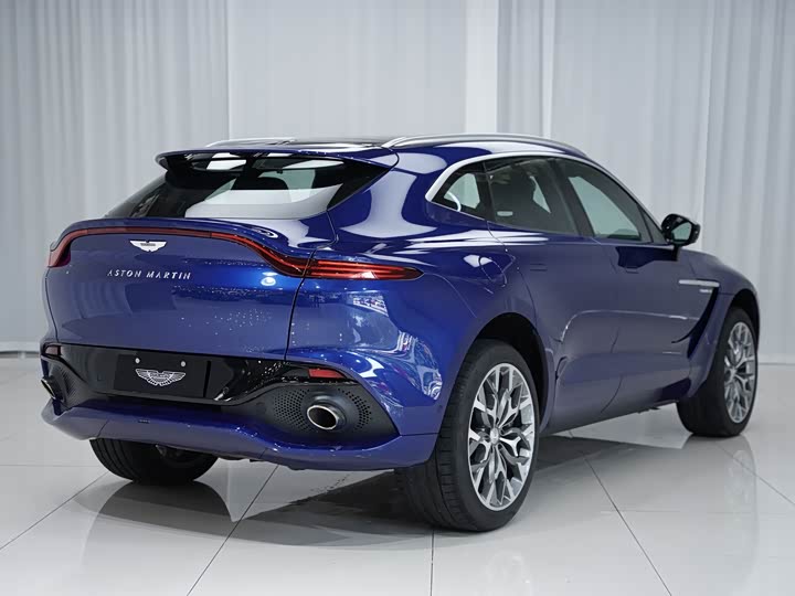 Фото 12 - Aston Martin DBX