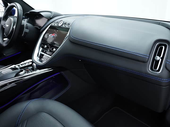 Фото 7 - Aston Martin DBX