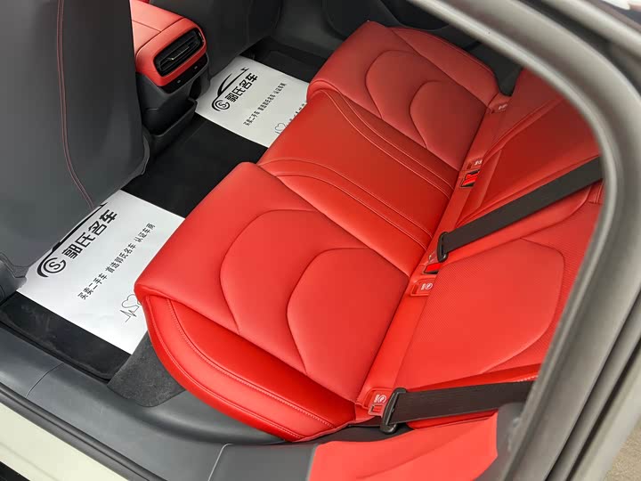 Фото 14 - Xiaomi SU7