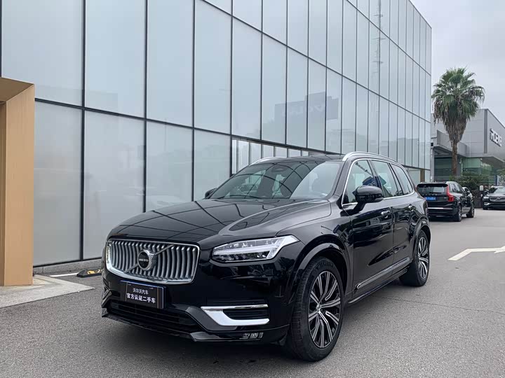 Фото 1 - Volvo XC90