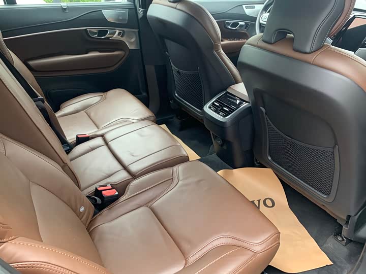 Фото 5 - Volvo XC90