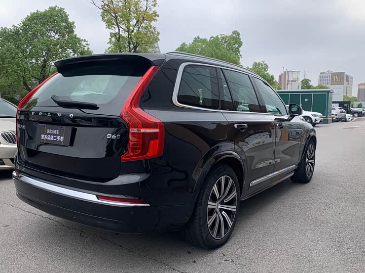 Фото 8 - Volvo XC90