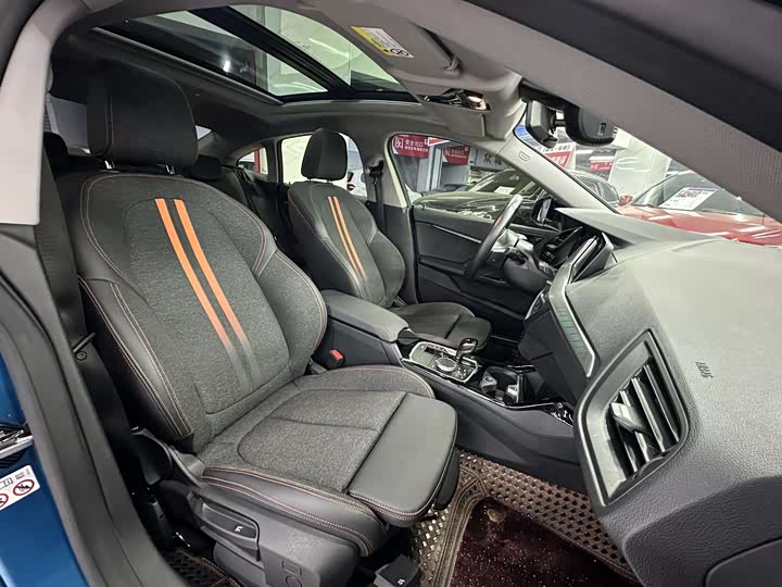 Фото 10 - BMW 2 Series