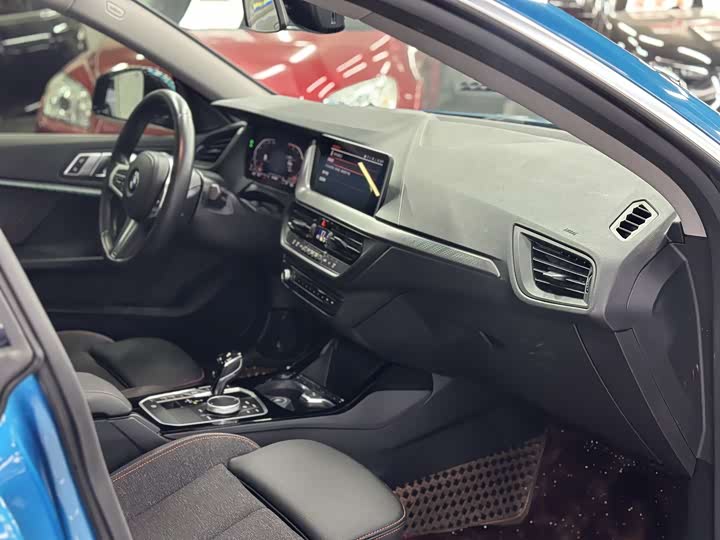 Фото 13 - BMW 2 Series