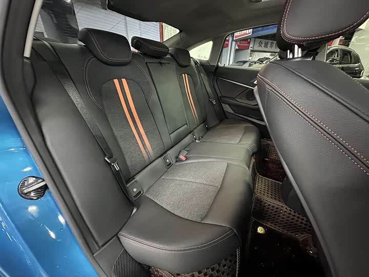 Фото 16 - BMW 2 Series