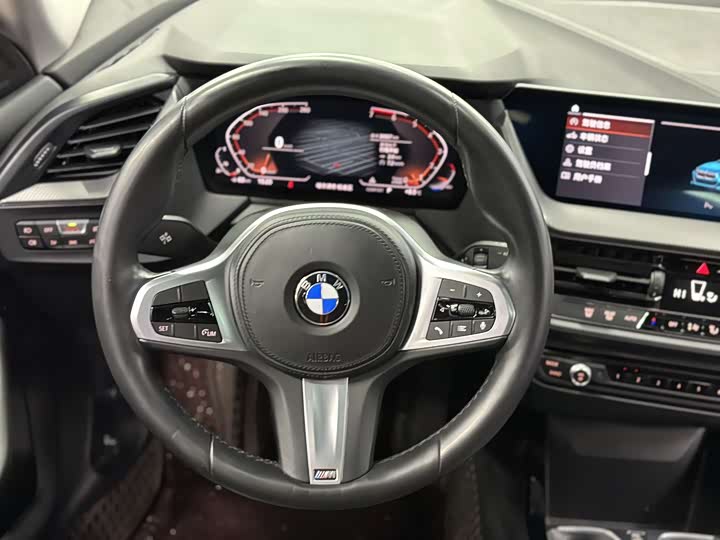 Фото 20 - BMW 2 Series