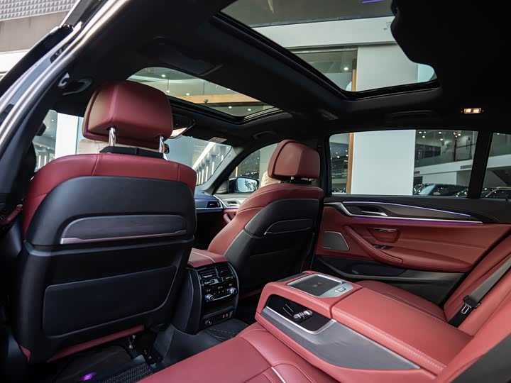 Фото 10 - BMW 5 Series