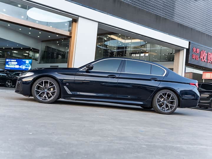 Фото 3 - BMW 5 Series