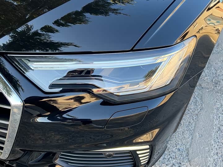 Фото 3 - Audi A6L Hybrid