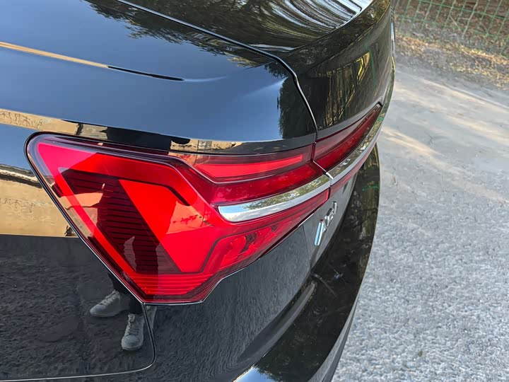 Фото 4 - Audi A6L Hybrid