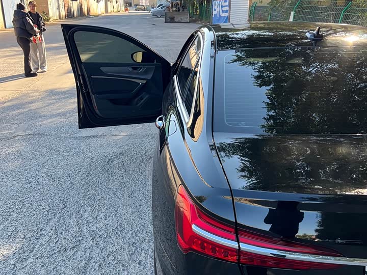 Фото 5 - Audi A6L Hybrid