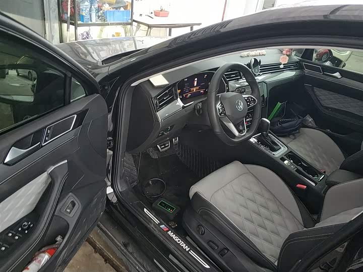 Фото 16 - Volkswagen Magotan