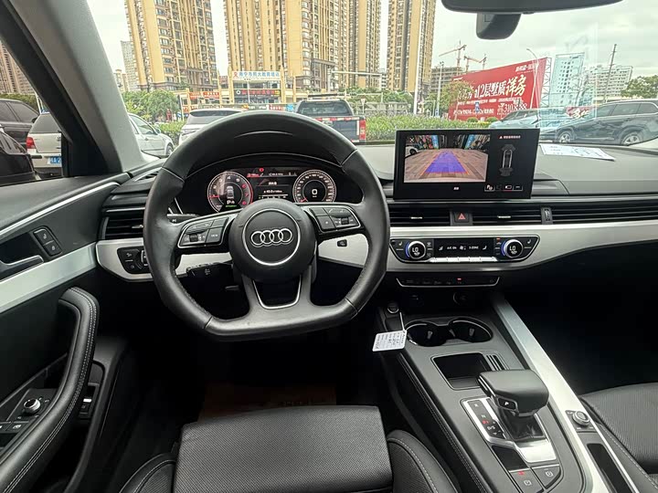 Фото 14 - Audi A4L