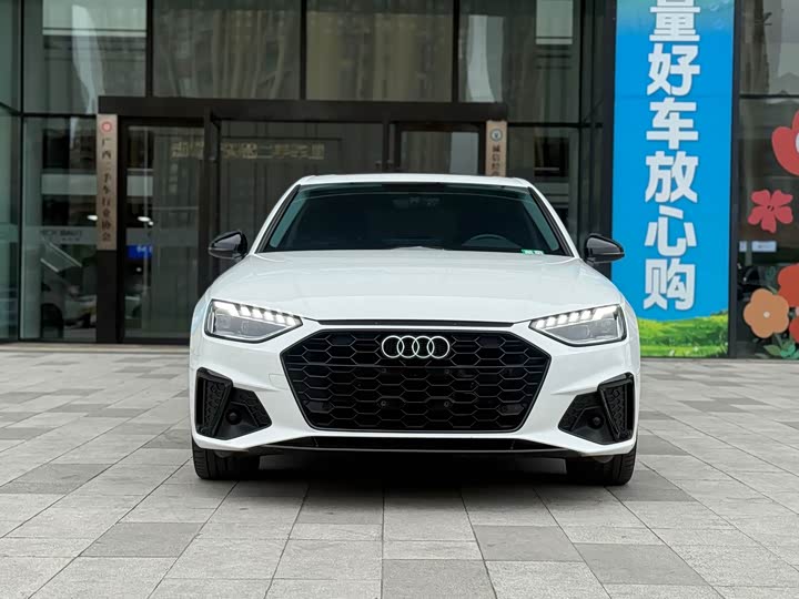 Фото 2 - Audi A4L