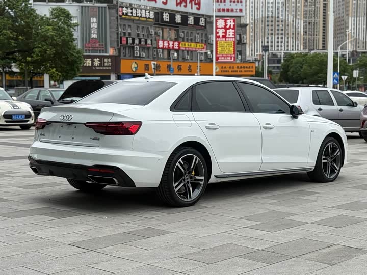 Фото 6 - Audi A4L