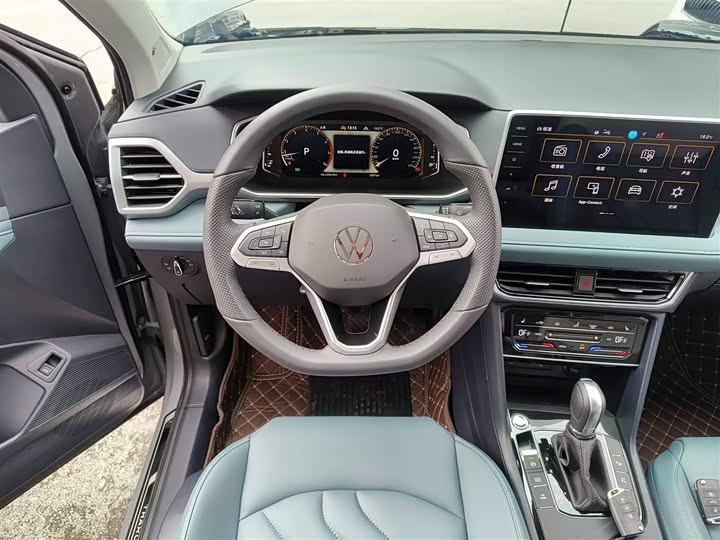 Фото 11 - Volkswagen Tharu