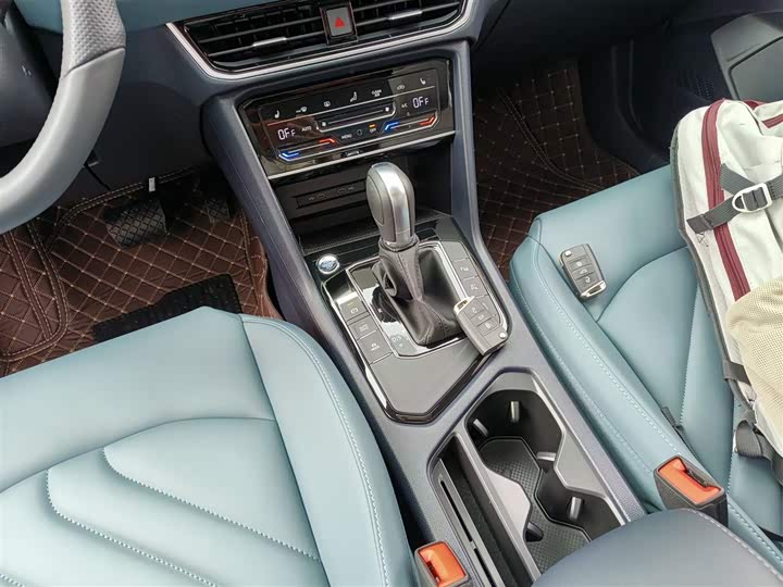 Фото 14 - Volkswagen Tharu