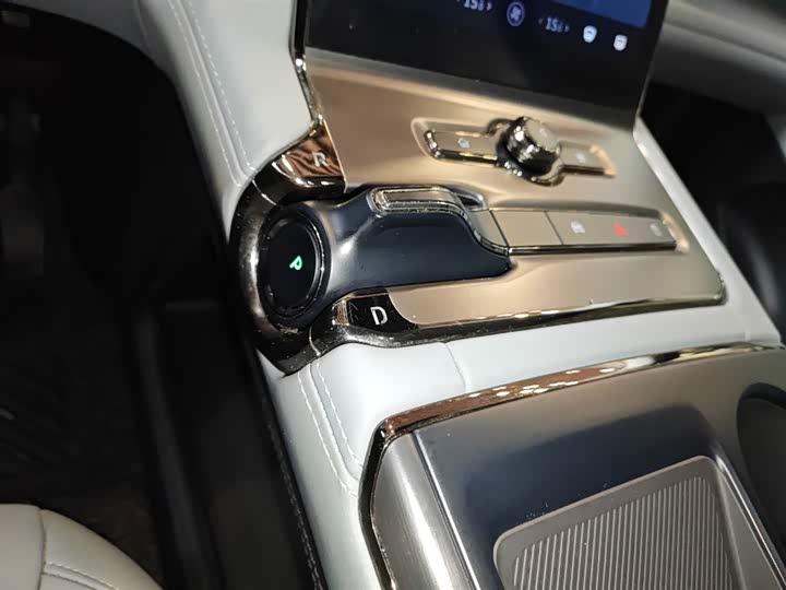 Фото 14 - Nio ES6