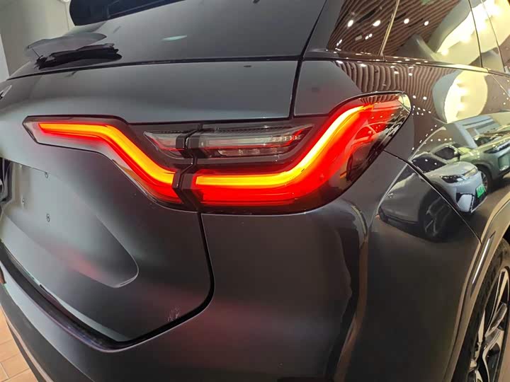 Фото 8 - Nio ES6