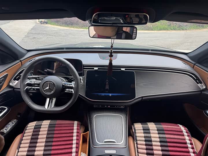 Фото 3 - Mercedes-Benz E-Class