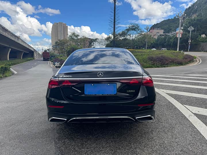 Фото 6 - Mercedes-Benz E-Class