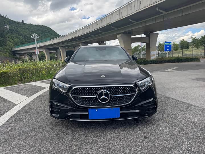 Фото 7 - Mercedes-Benz E-Class