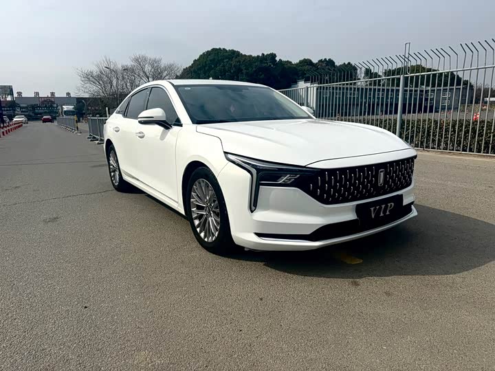 Фото 3 - Bestune B70