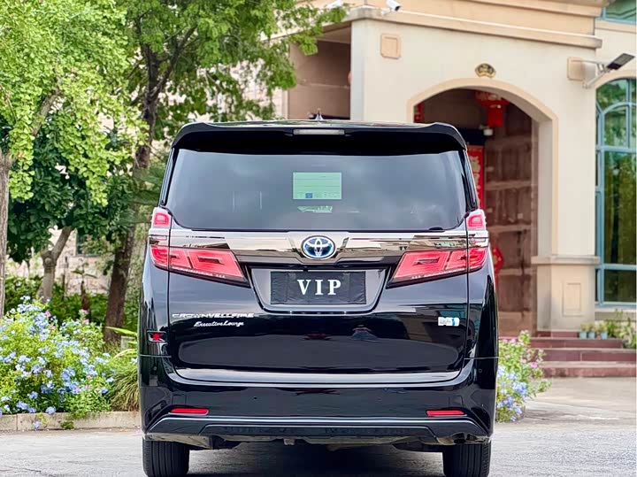 Фото 19 - Toyota Vellfire