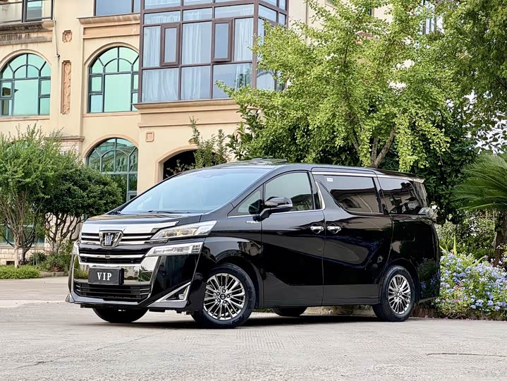 Фото 2 - Toyota Vellfire