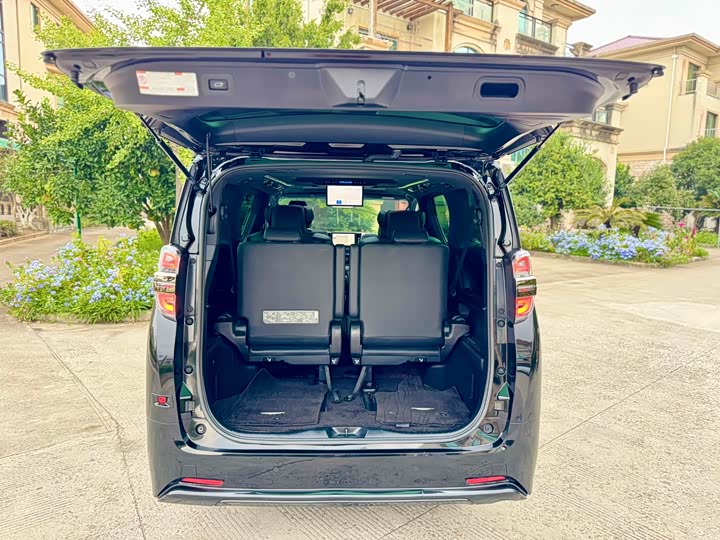 Фото 21 - Toyota Vellfire
