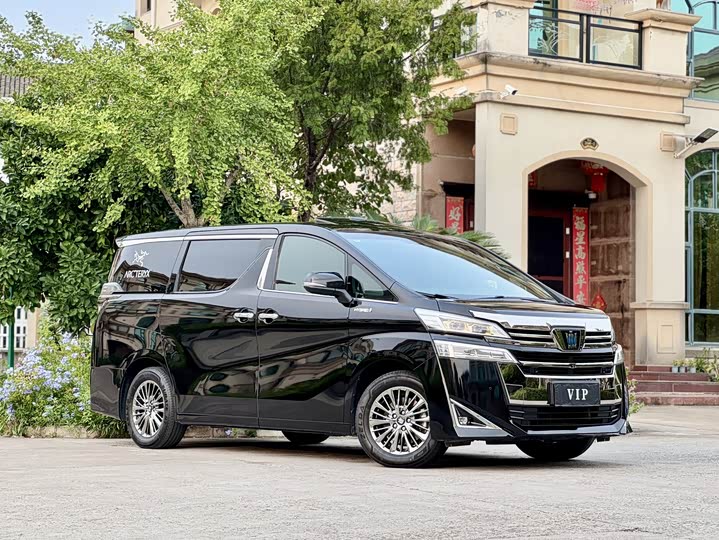 Фото 3 - Toyota Vellfire