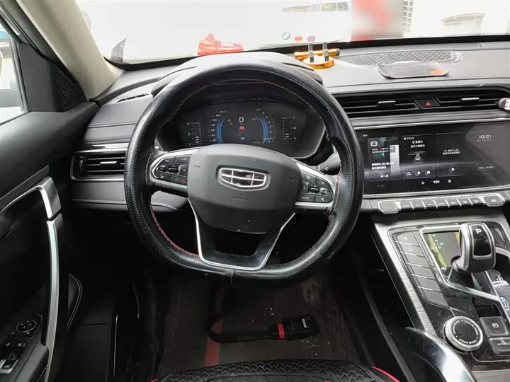 Фото 11 - Geely Atlas