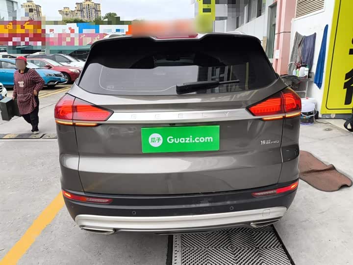 Фото 6 - Geely Atlas