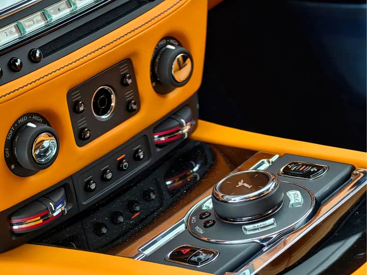 Фото 15 - Rolls-Royce Wraith