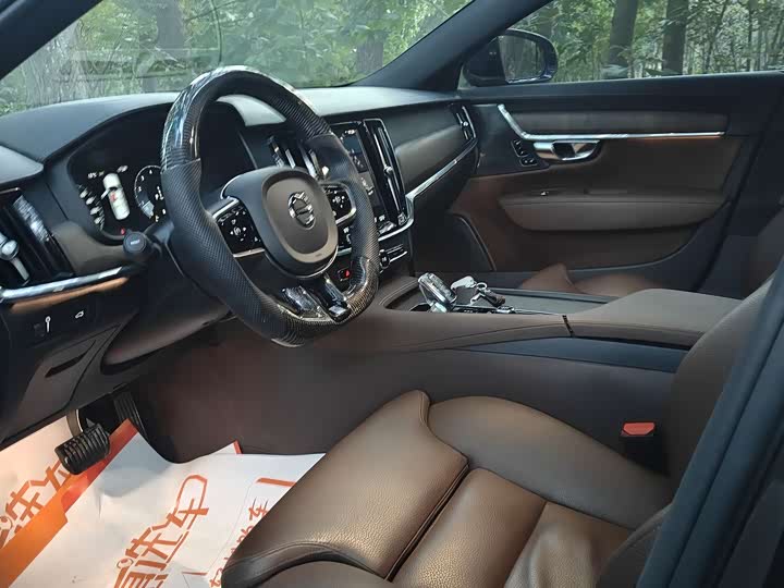 Фото 3 - Volvo S90