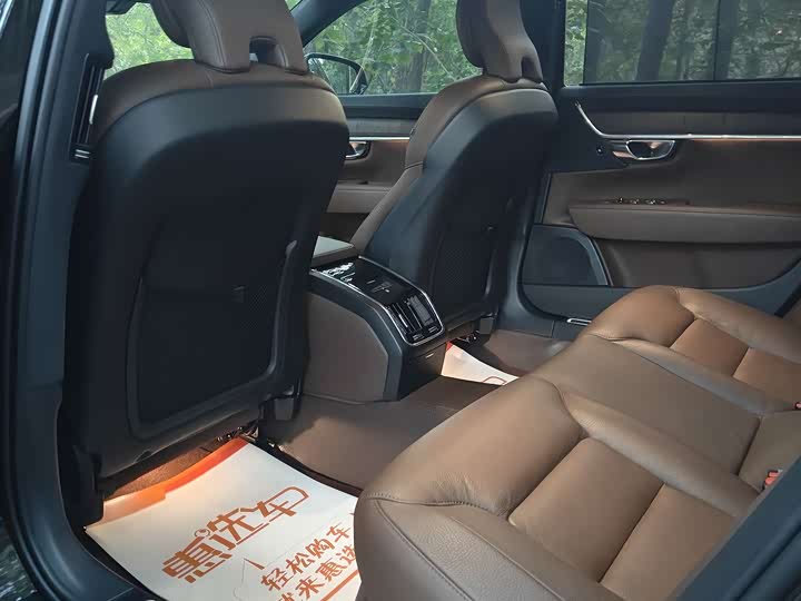 Фото 4 - Volvo S90