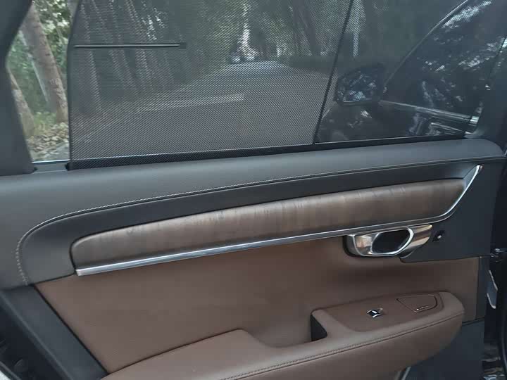 Фото 8 - Volvo S90