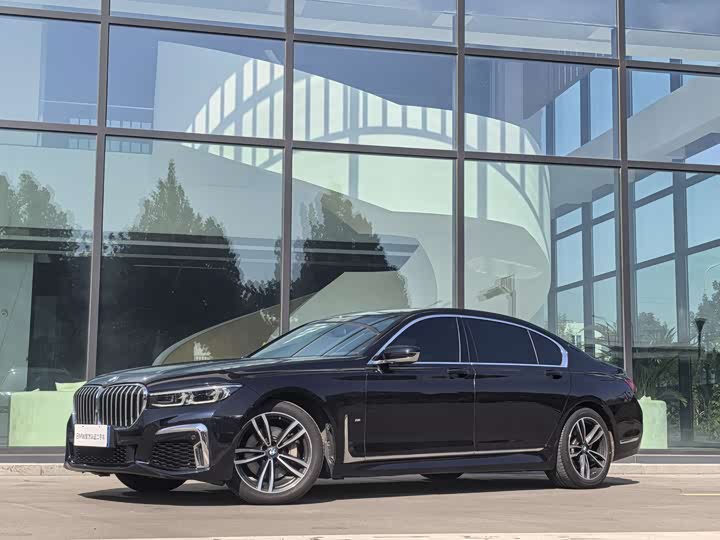 Фото 1 - BMW 7 Series