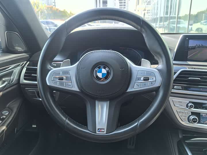 Фото 20 - BMW 7 Series