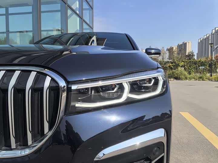 Фото 28 - BMW 7 Series