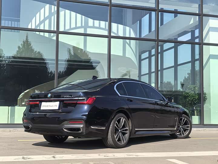 Фото 31 - BMW 7 Series