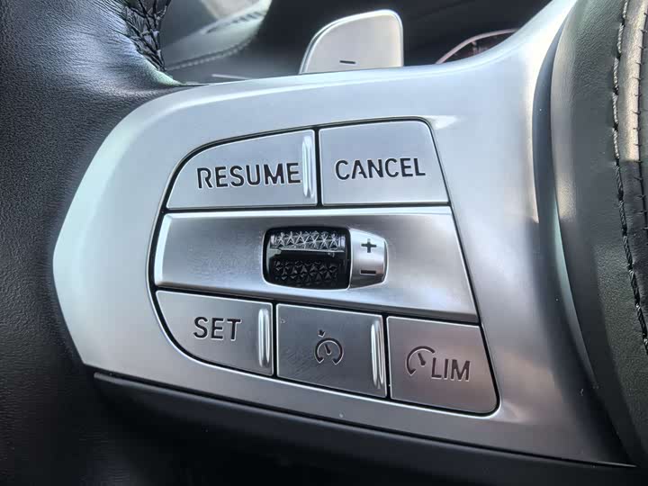 Фото 32 - BMW 7 Series