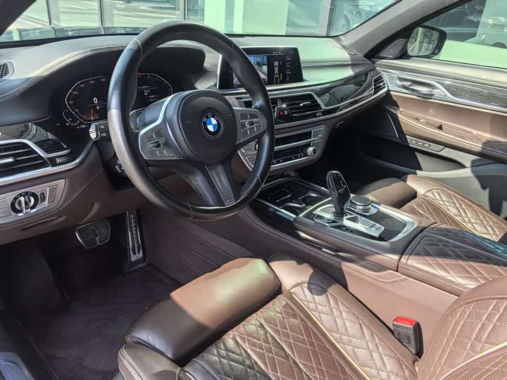Фото 5 - BMW 7 Series